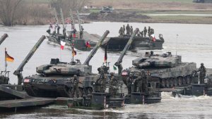 Panzer bei der NATO-Übung Steadfast Defender | dpa